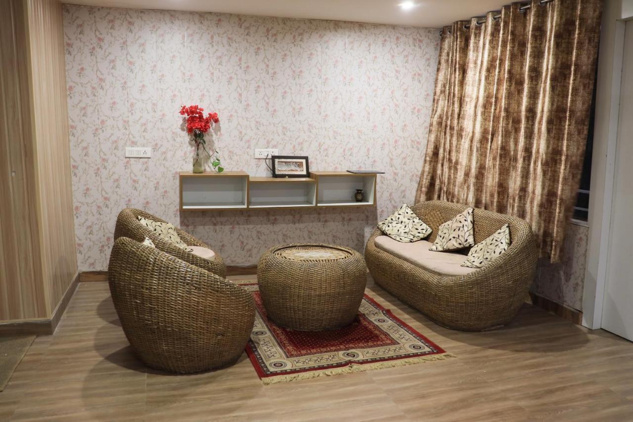 Valley Retreat Home Stay デヘラードゥーン エクステリア 写真