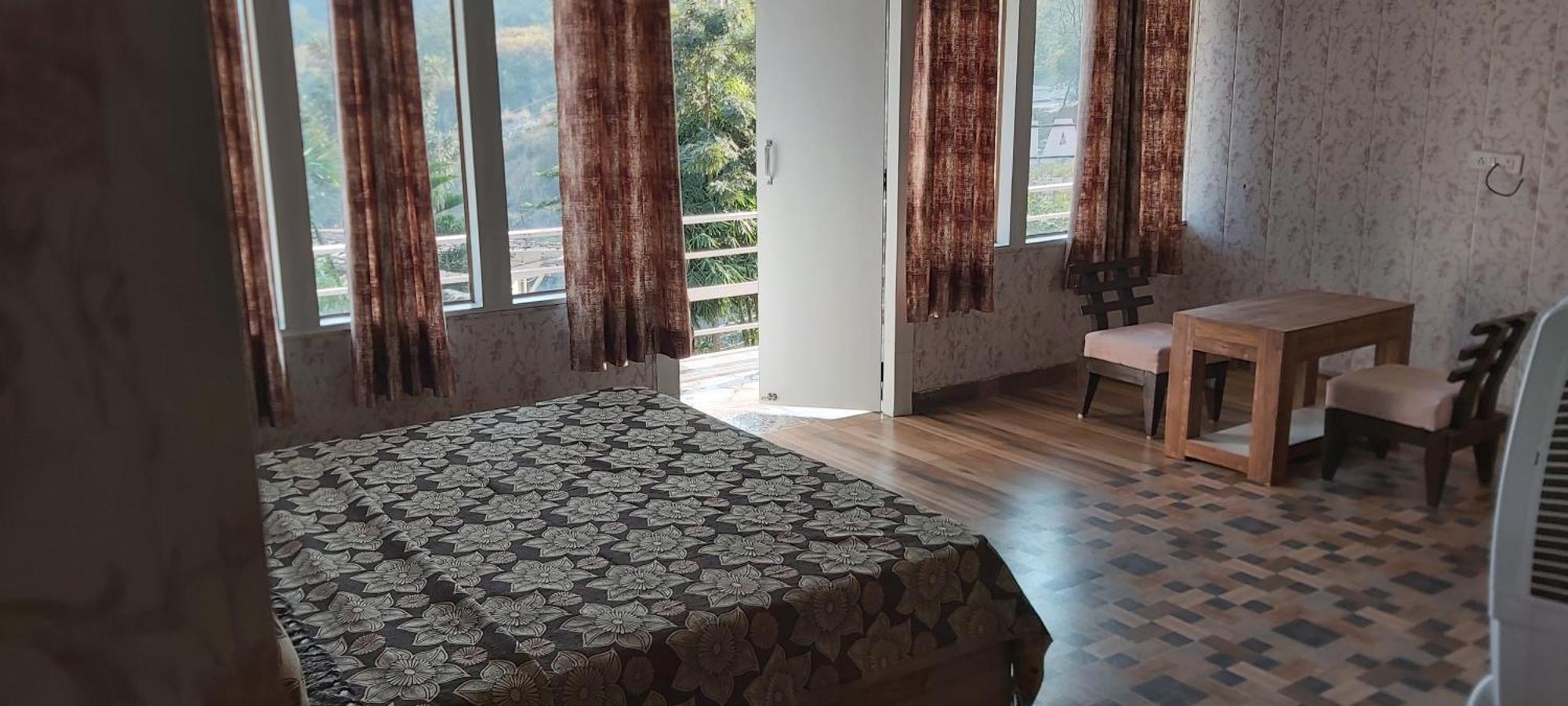 Valley Retreat Home Stay デヘラードゥーン 部屋 写真